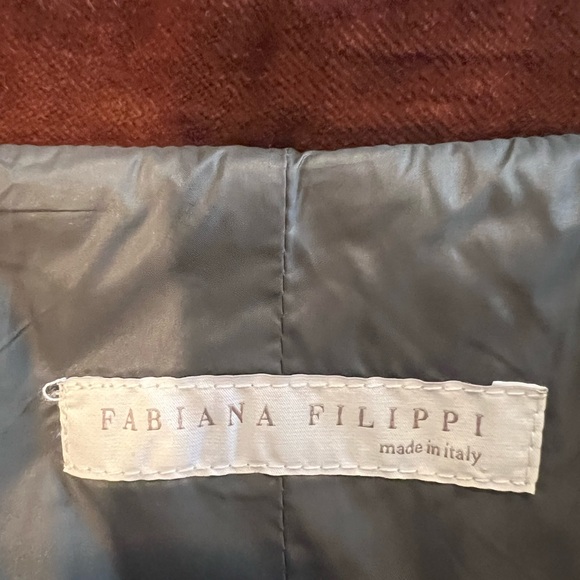 Fabiana Filippi beautiful coat - Picture 5 of 6